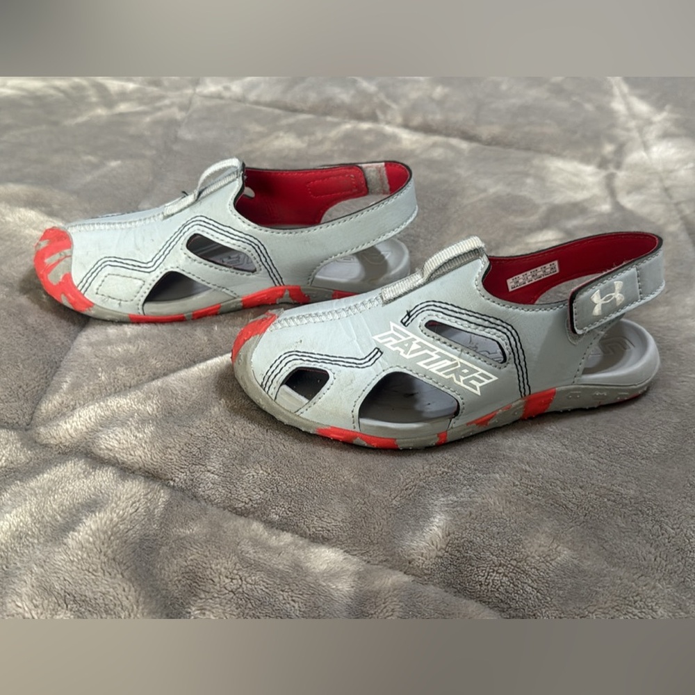Under Armour Kids Gray and Red Sport Sandals